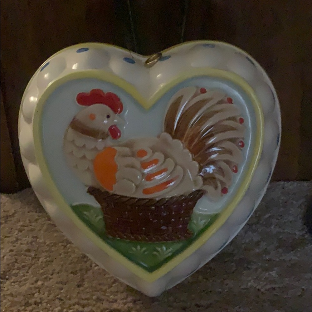 Gailstyn-SuttonHeart-shaped vintage rooster mold.